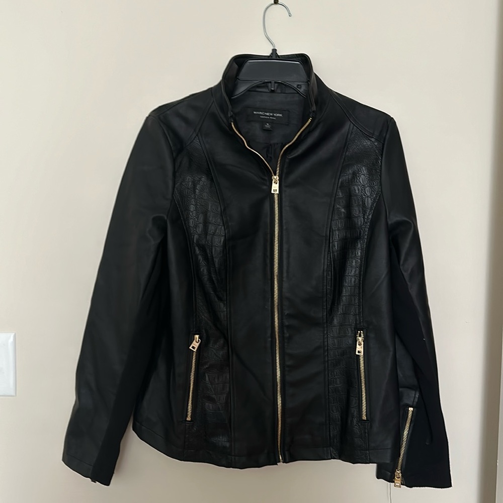 WOMAN’S MARC NEW YORK BY ANDREW MARC FAUX LEATHER JACKET